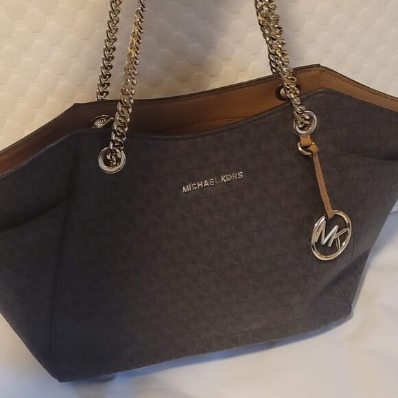 Michael Kors Collection Handbags - MICHAEL KORS Jet Set Large Signature Logo Shoulder Bag - Like New Used